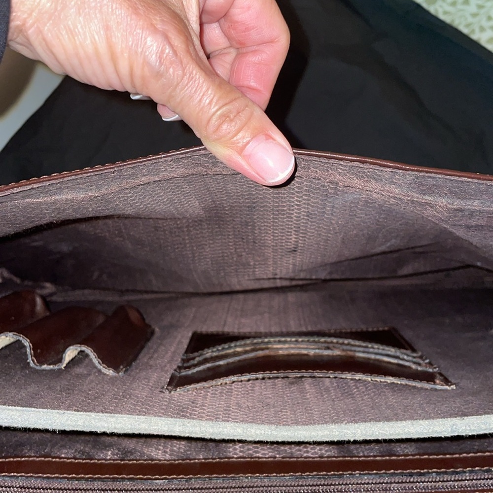 Nikolai Piquadro Burgundy leather briefcase - Picture 5 of 12